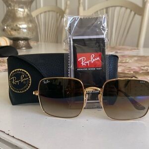 Ray-Ban Women’s Sunglasses